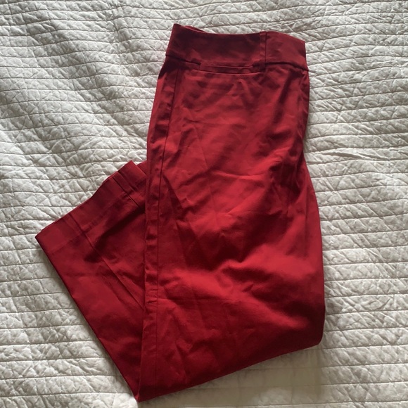 Ann Taylor Factory Pants - NWT Ann Taylor Factory Signature Cropped Pant